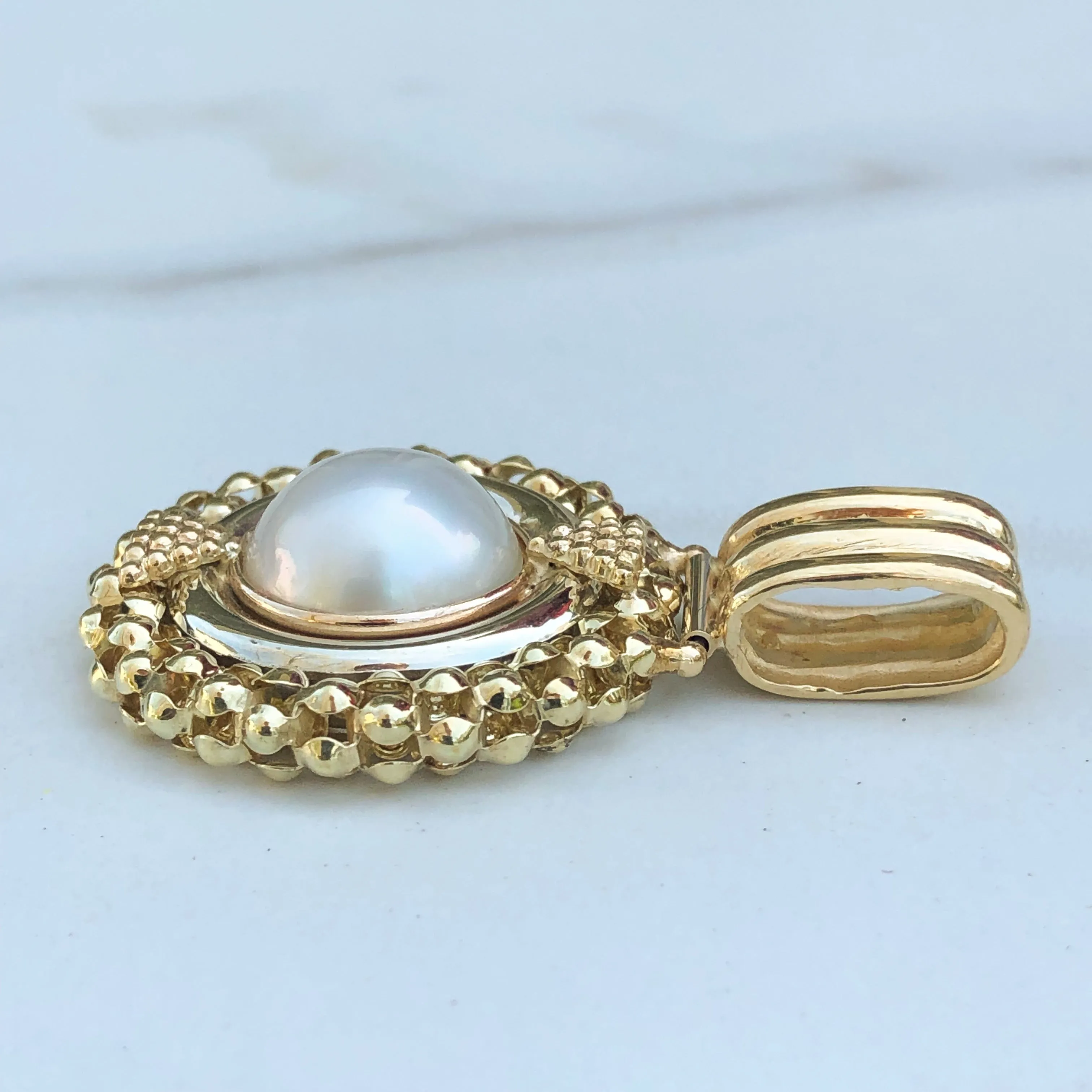 14KT Yellow Gold Mabe Pearl Popcorn Detailed Pendant Omega Slide