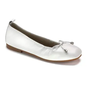 1570 - Off White Leather Square Front Ballet Flat