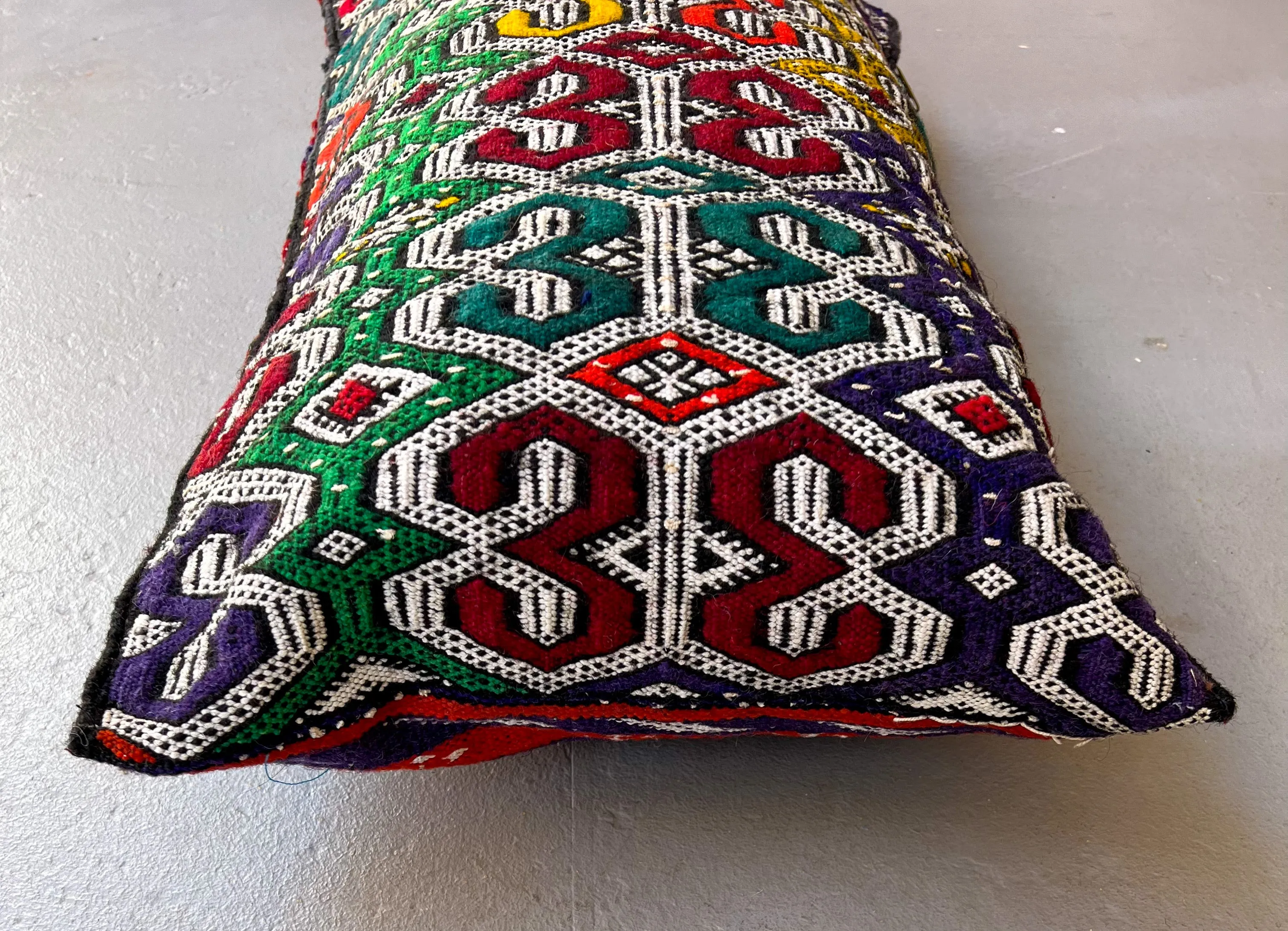 Ain Leuh Lumbar Pillow - Blessing