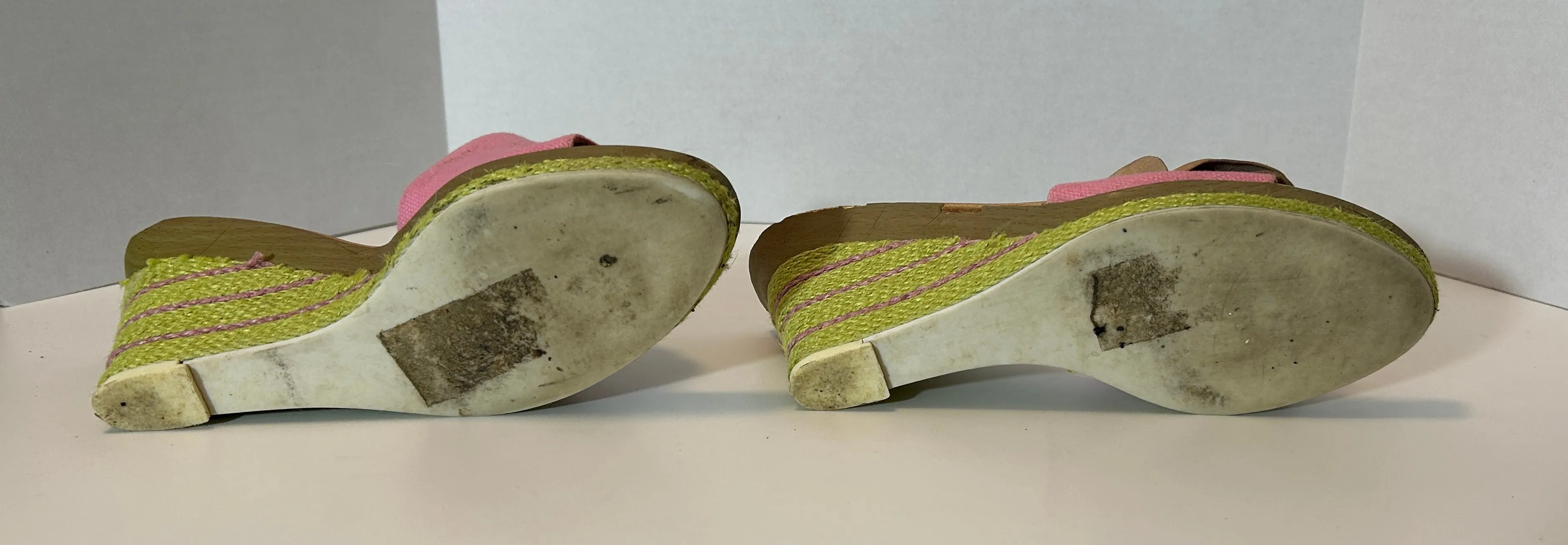 Bandolino Pink and Green Wedge Sandals with Leather Flower – Size 9