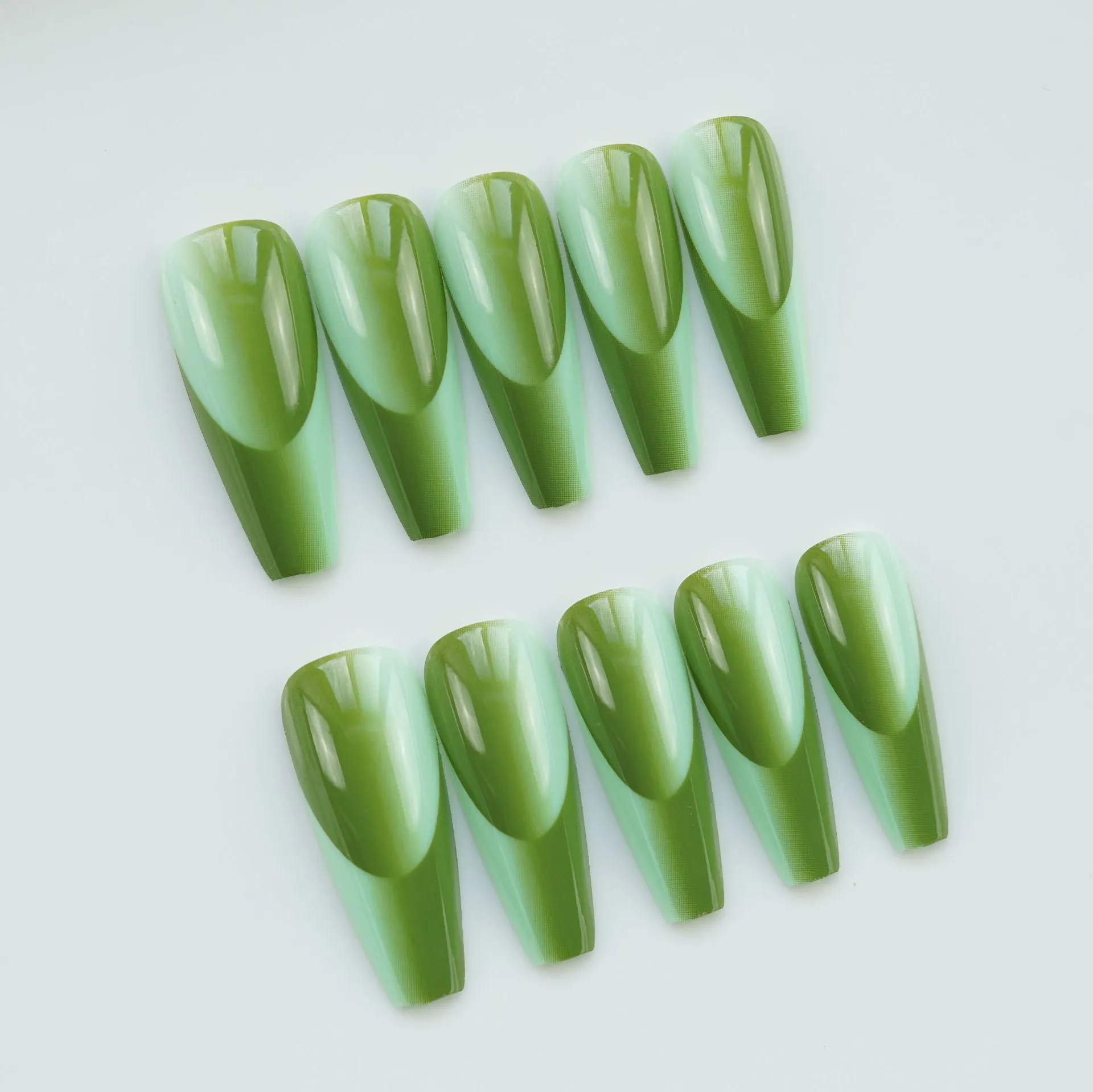 Coffin cateye grass green