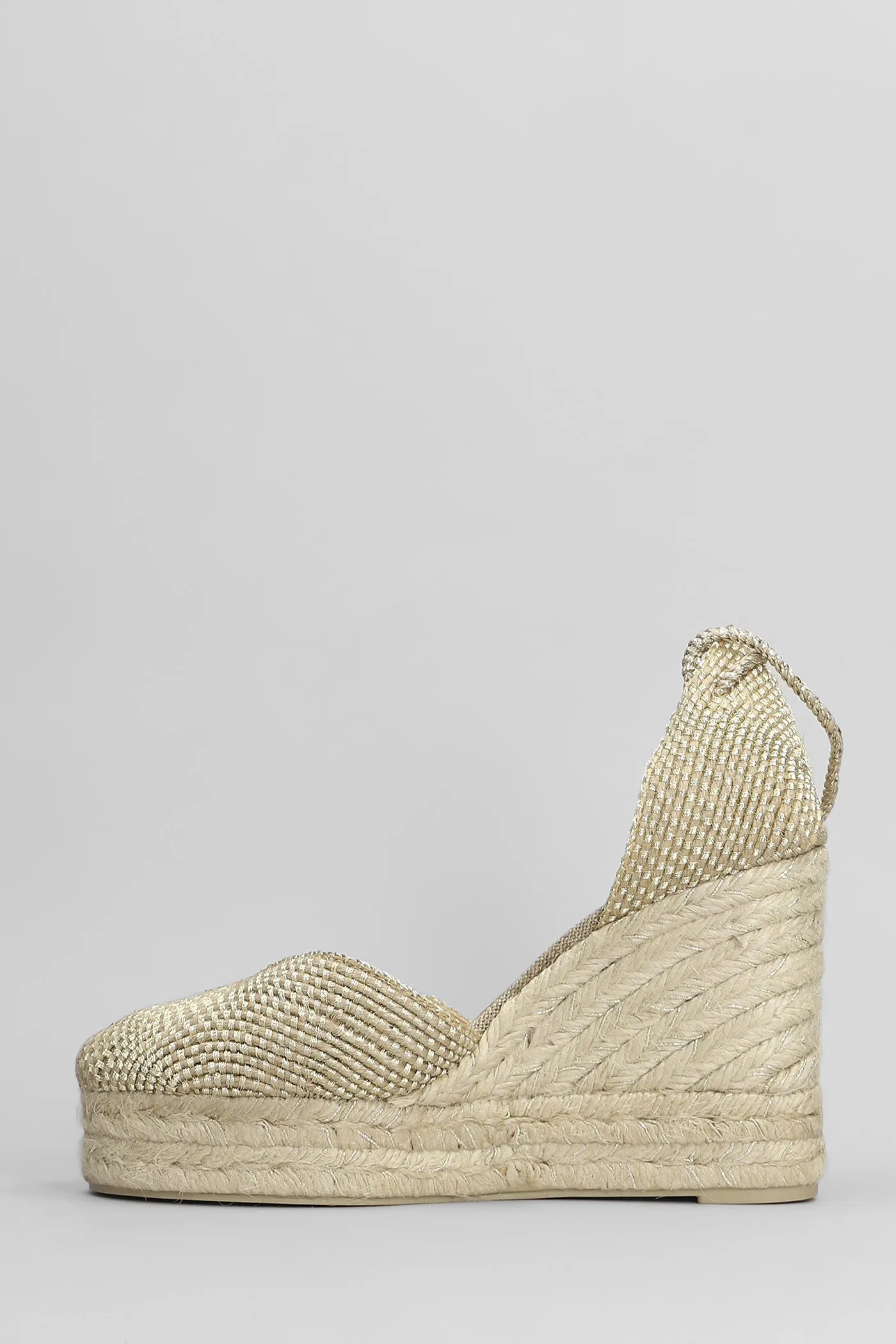 Coral-8Ed-256 Wedges in gold fabric