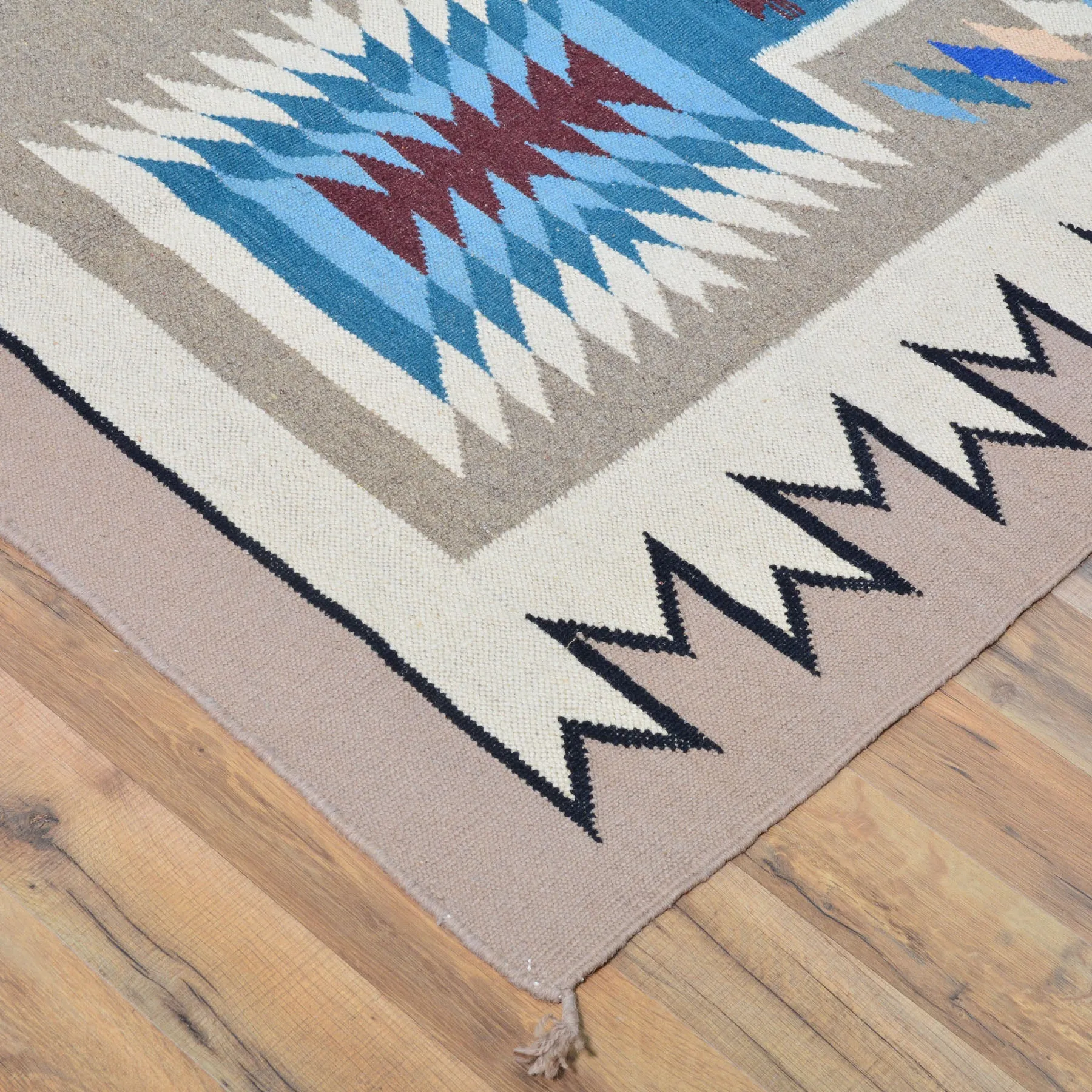 Hand-Woven Reversible Southwestern Design Handmade Wool Kilim (Size 8.1 X 9.8) Cwral-10311