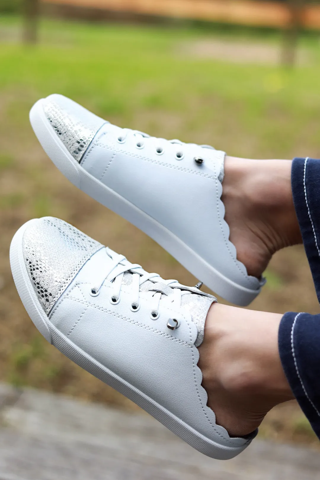 Luka White   Silver Snake Toe
