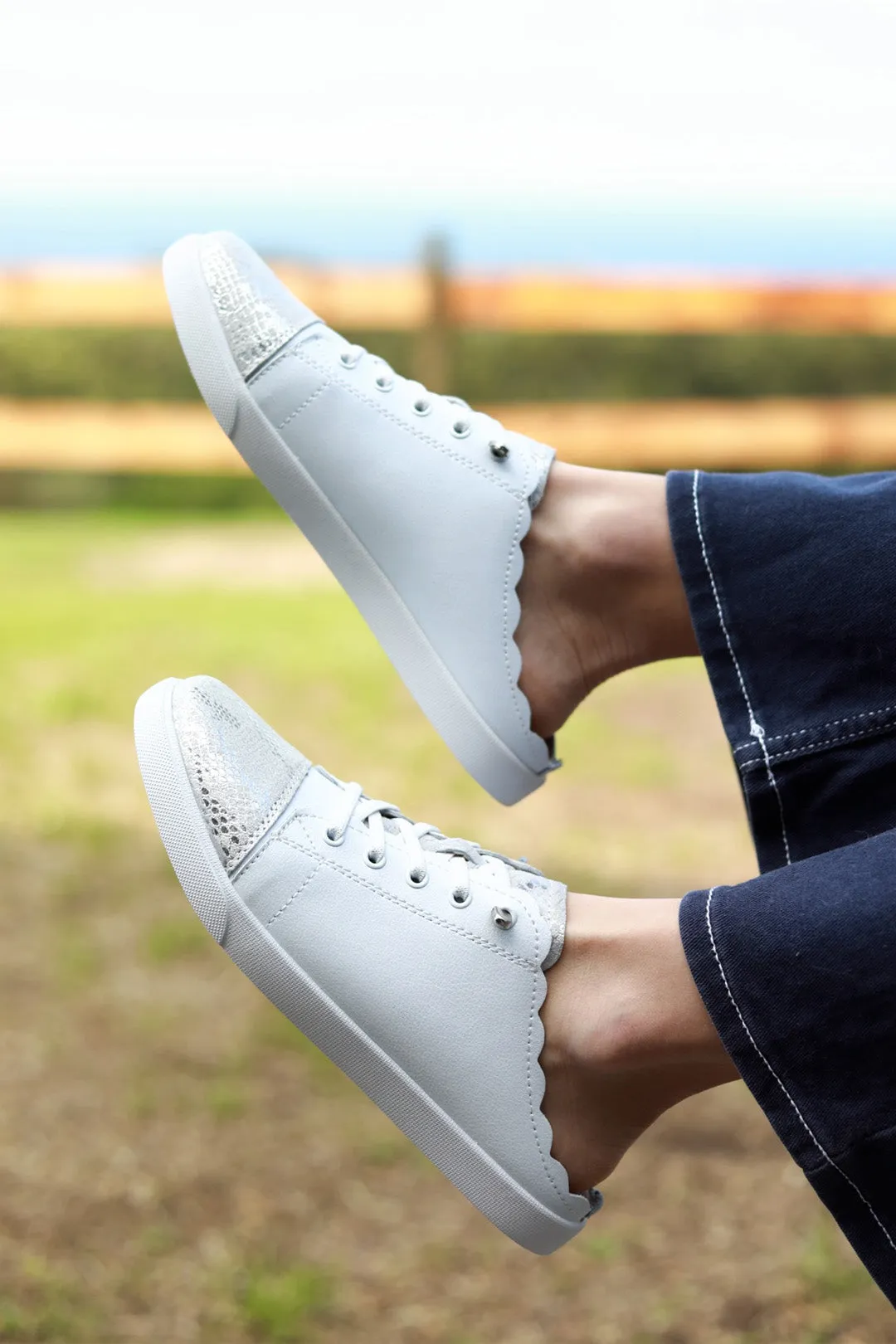 Luka White   Silver Snake Toe