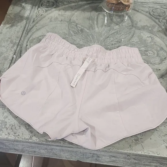 Lululemon Choose A Side Short 3&quot; Sz 6 Like New