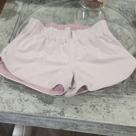 Lululemon Choose A Side Short 3&quot; Sz 6 Like New