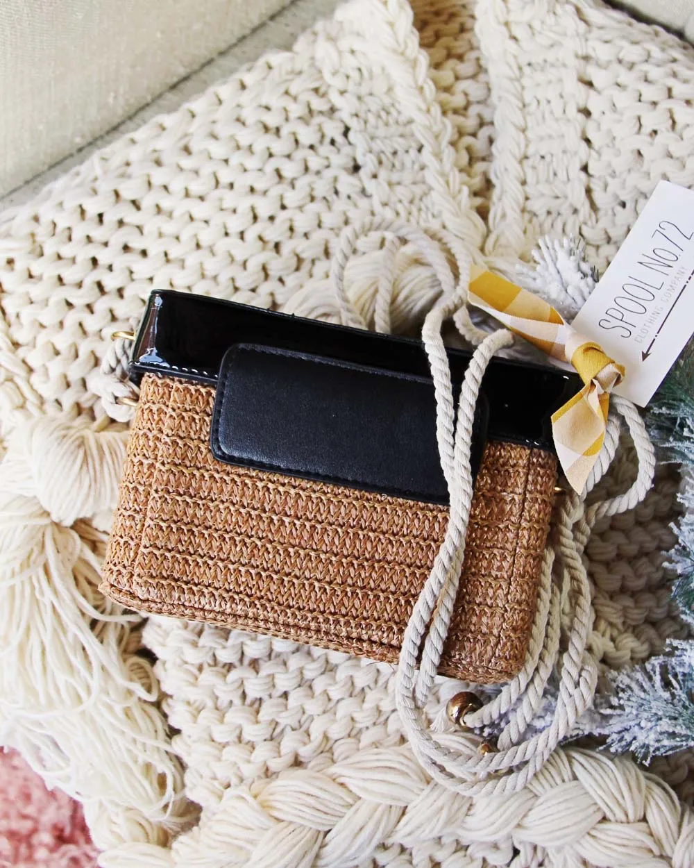 Retro Camera Tote in Black