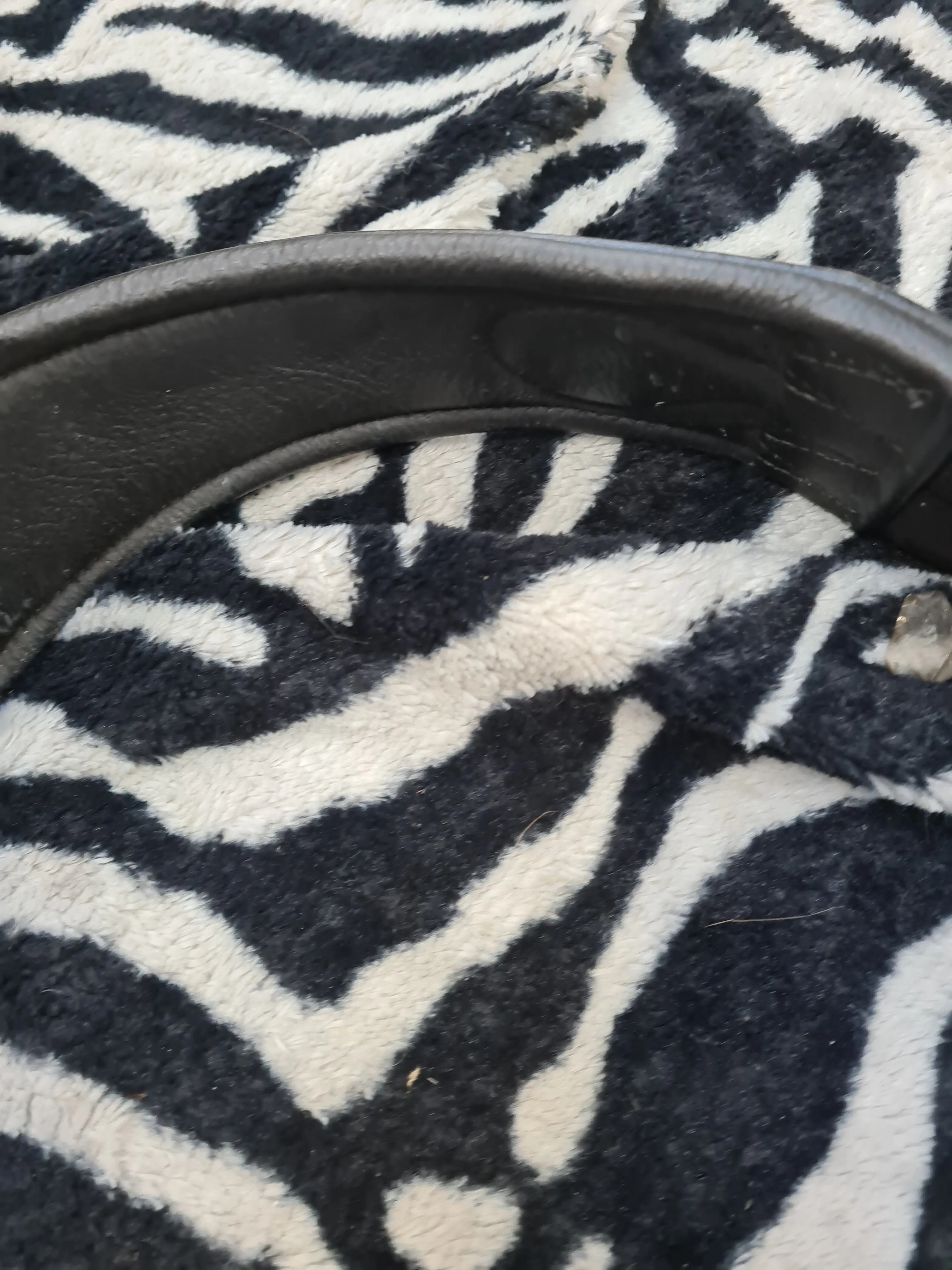 Used 40" Black leather girth