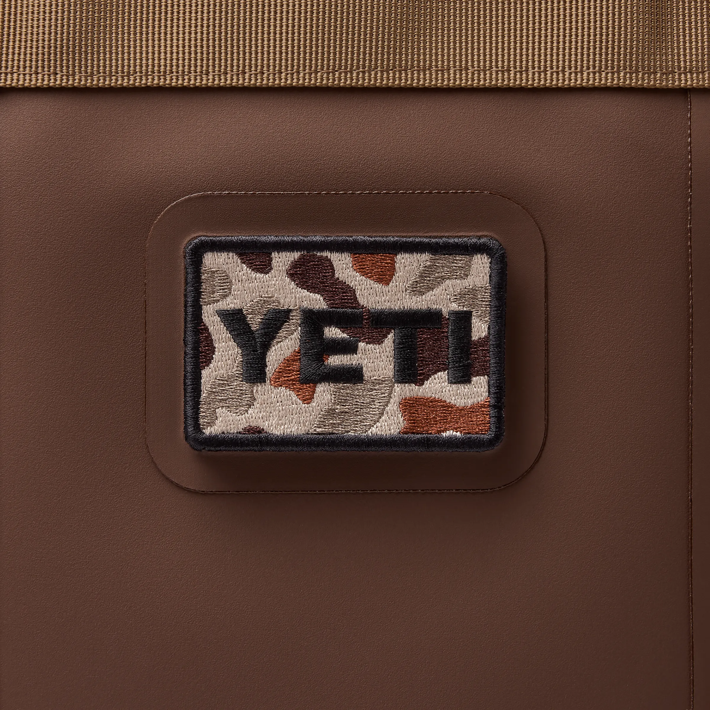 Wetlands-Aufnäher mit Camouflagemuster und YETI-Logo